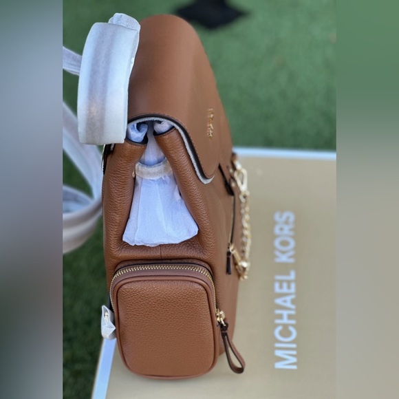 Michael Kors Jet Set Medium Backpack with Wallet Set - Picture 5 of 10